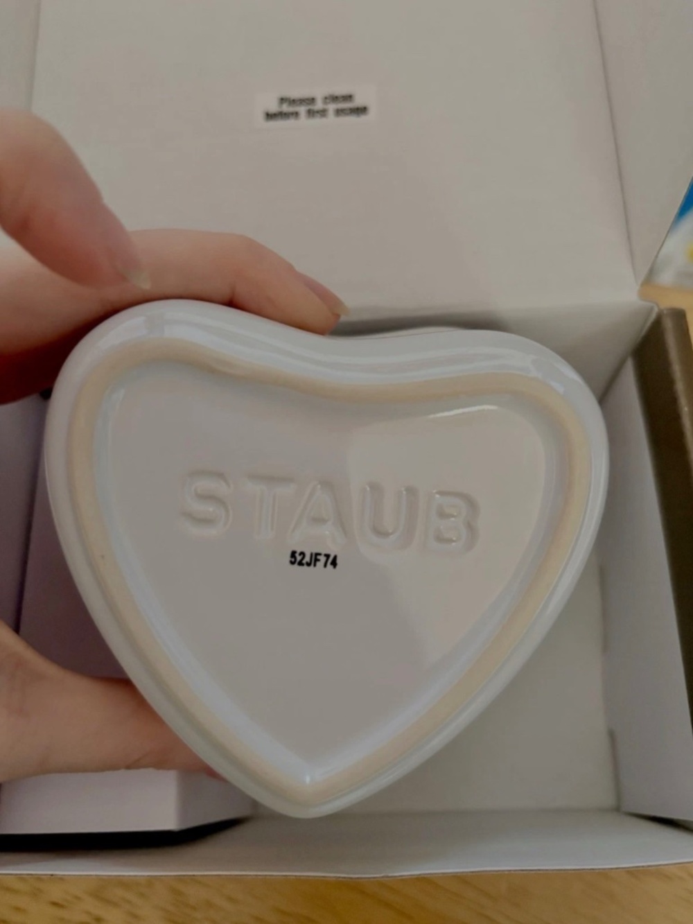 Staub Stoneware Mini Heart Shaped White Lidded Coquette Ramekin Casserole New